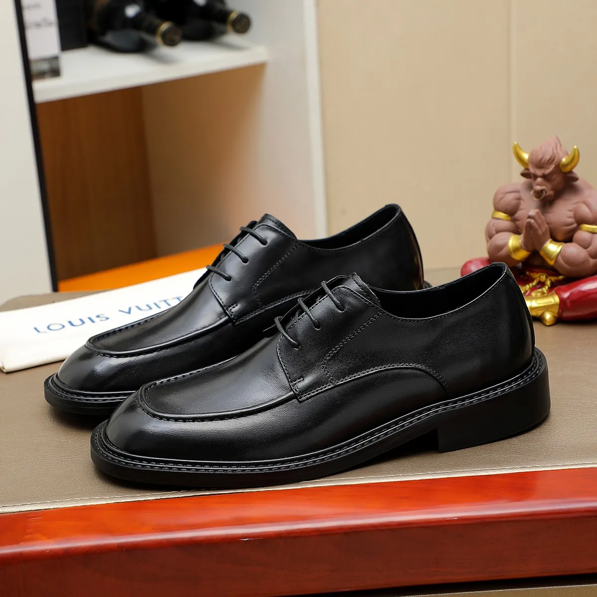 Men's shoes 💰640 💰 Louis Vuitton LV ® Autumn and Winter 🆕 models 🔛Full shoe counter First layer cowhide, 🐂Leather lined casual shoes for men, super soft outsole, essential for driving. Counter synchronization Original first layer cowhide Completely 1:1 mold customization 🌹Top version, color optional! Number: 38-45 (37.46. Customized)